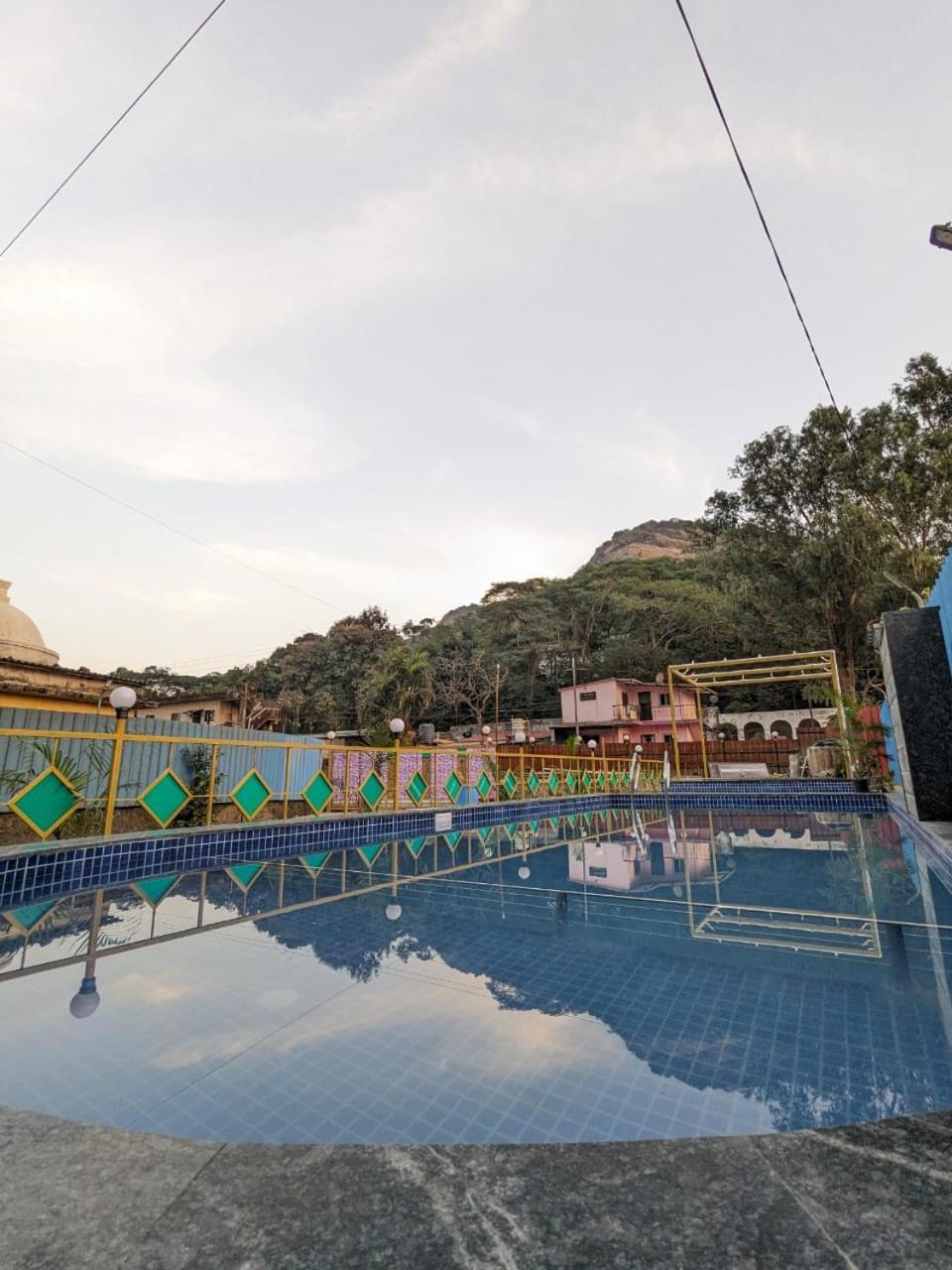 Blue Bell Homestay Lonavala Extérieur photo