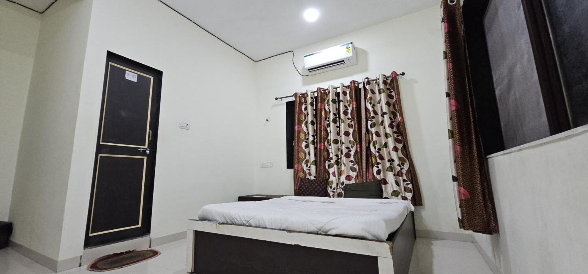 Blue Bell Homestay Lonavala Extérieur photo